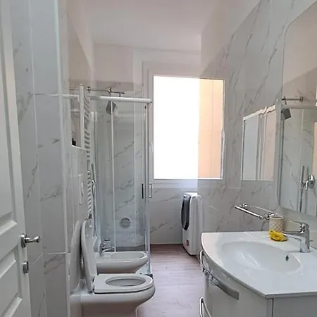 Le Tamere Attic بولونيا